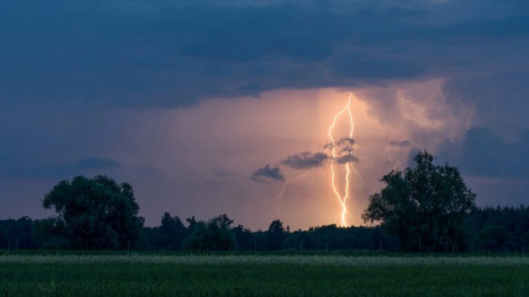 Nature’s Electric Phenomenon: The Power of Lightning